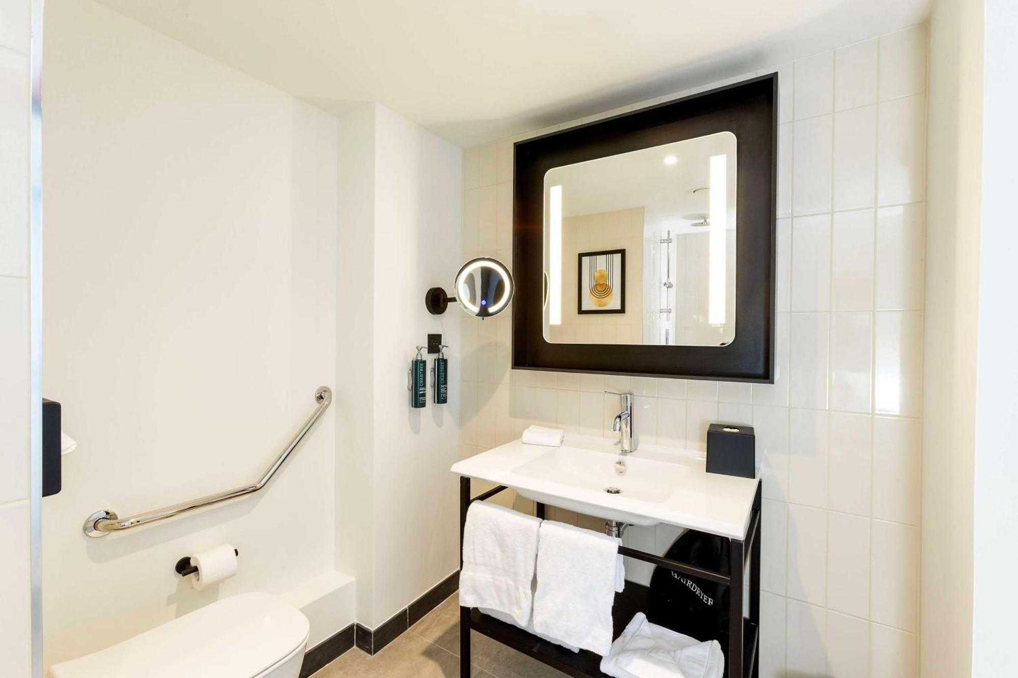 King Room Mobility Access